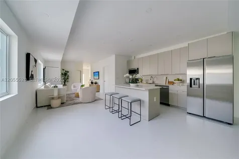 4789 NW 1st Street Miami FL 33126