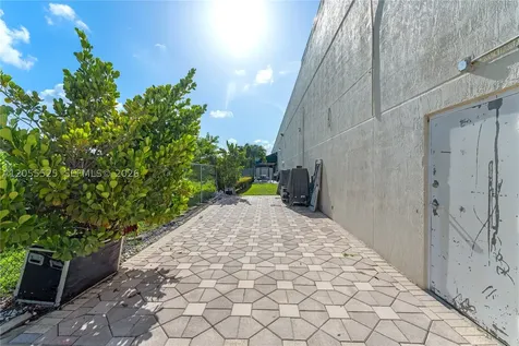 5991 NW 102nd Avenue Doral FL 33178