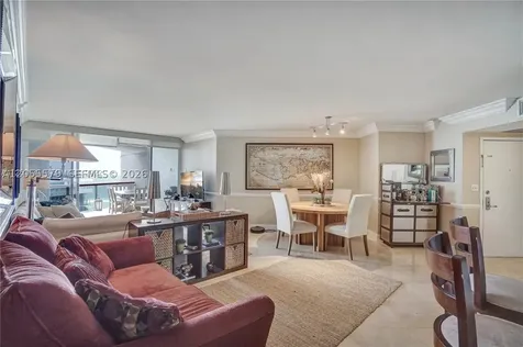 6767 Collins Miami Beach FL 33141