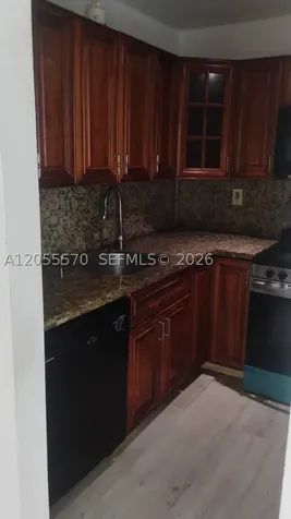 486 NW 165th St Road Miami FL 33169