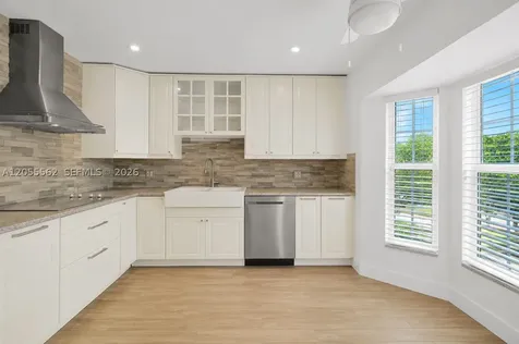 4234 N Ocean Drive Hollywood FL 33019