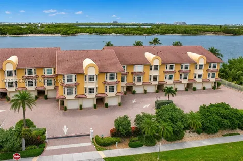 4234 N Ocean Drive Hollywood FL 33019