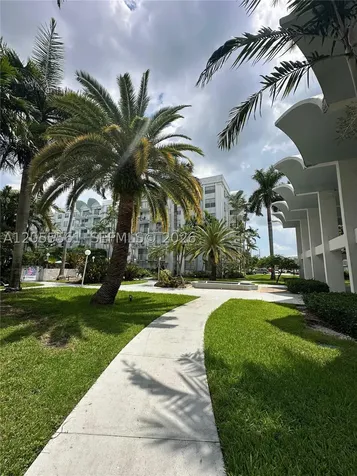 498 NW 165th St Road Miami FL 33169