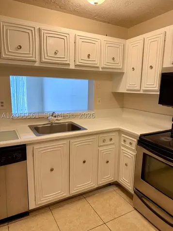 498 NW 165th St Road Miami FL 33169