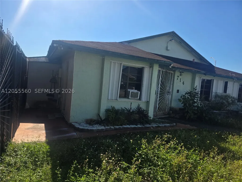 714 SW 99th Ct Circle Miami FL 33174