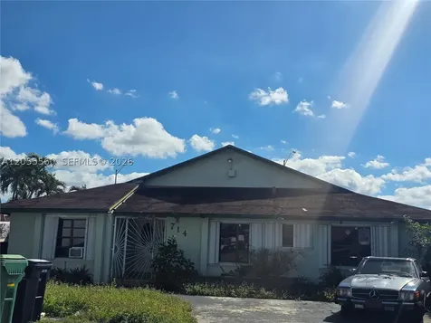714 SW 99th Ct Circle Miami FL 33174