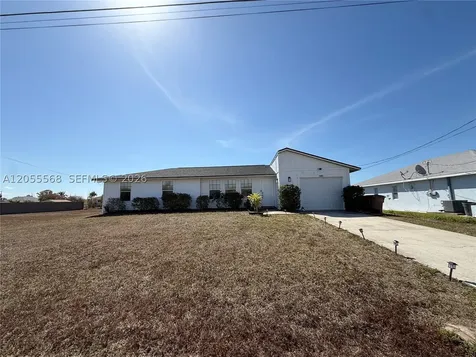 320 SE 26 Terrace Cape Coral FL 33034