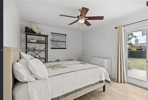 320 SE 26 Terrace Cape Coral FL 33034