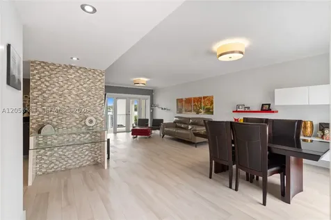 7282 Jacaranda Lane Miami Lakes FL 33014