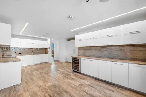 650 NE 32nd Street Miami FL 33137