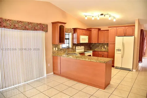 8727 NW 150th Terrace Miami Lakes FL 33018