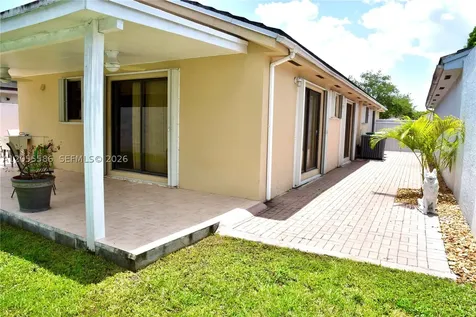 8727 NW 150th Terrace Miami Lakes FL 33018