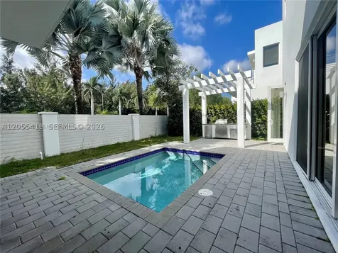 10250 NW 74th Terrace Doral FL 33178