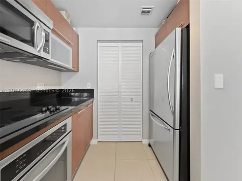 253 NE 2nd Street Miami FL 33132