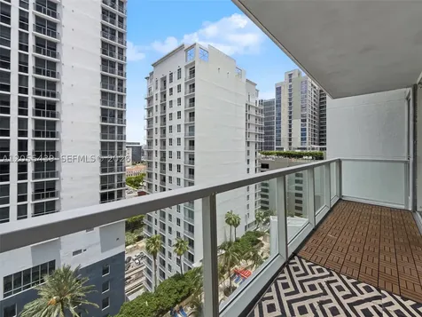 253 NE 2nd Street Miami FL 33132