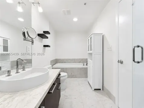 253 NE 2nd Street Miami FL 33132
