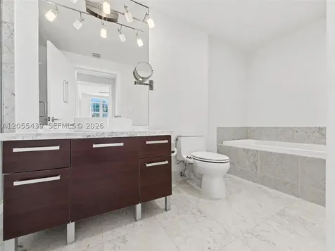 253 NE 2nd Street Miami FL 33132