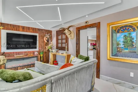 6575 SW 39th Terrace Miami FL 33155