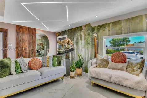 6575 SW 39th Terrace Miami FL 33155