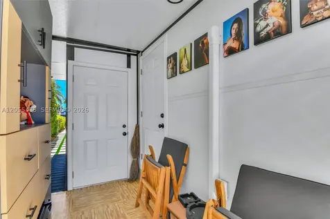 6575 SW 39th Terrace Miami FL 33155