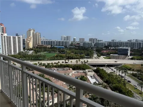 19501 W Country Club Drive Aventura FL 33180