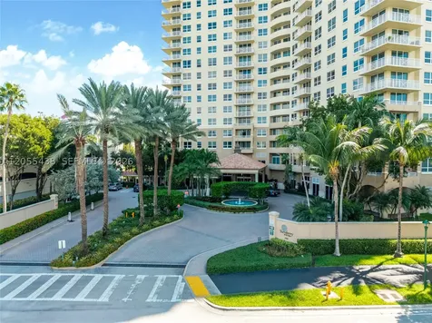 19501 W Country Club Drive Aventura FL 33180