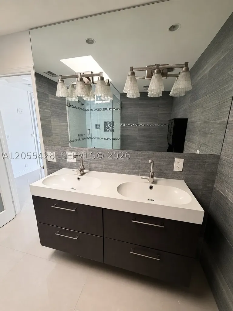 313 Hendricks Isle Fort Lauderdale FL 33301