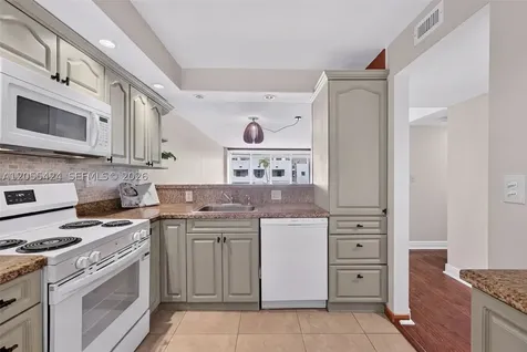 8233 Harding Avenue Miami Beach FL 33141