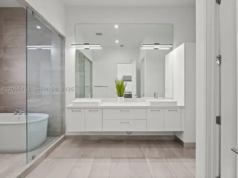 8143 NW 47th Terrace Doral FL 33166