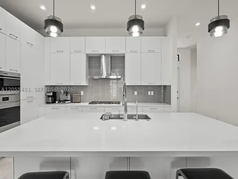 8143 NW 47th Terrace Doral FL 33166