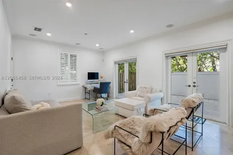 11054 SW 79th Path Miami FL 33156