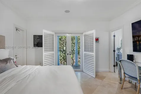 11054 SW 79th Path Miami FL 33156