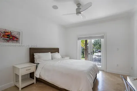 11054 SW 79th Path Miami FL 33156
