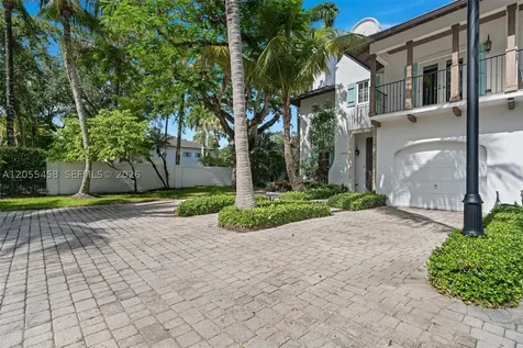 11054 SW 79th Path Miami FL 33156