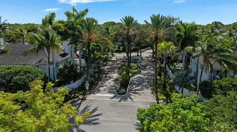 11054 SW 79th Path Miami FL 33156