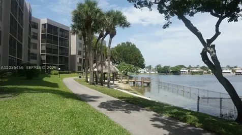 1100 Colony Point Circle Pembroke Pines FL 33026