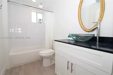 427 NW 34th Street Miami FL 33127