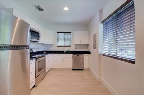 427 NW 34th Street Miami FL 33127