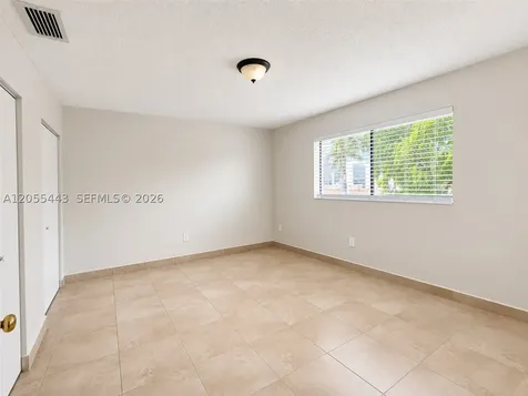 1521 W 42nd Place Hialeah FL 33012
