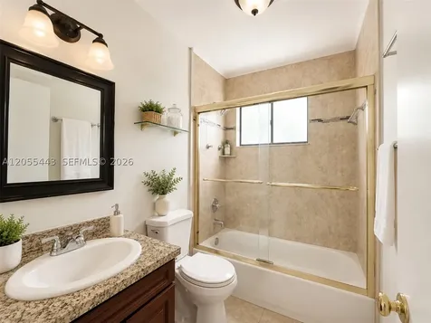 1521 W 42nd Place Hialeah FL 33012