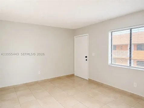 1521 W 42nd Place Hialeah FL 33012