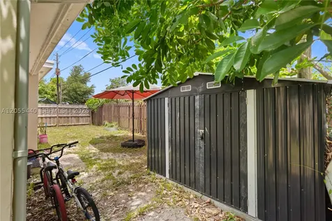 6109 SW 40th Court Miramar FL 33023