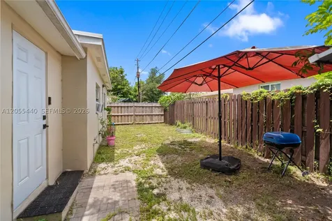 6109 SW 40th Court Miramar FL 33023