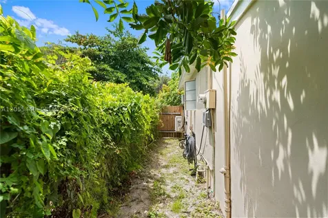6109 SW 40th Court Miramar FL 33023