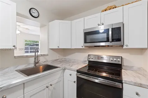 6109 SW 40th Court Miramar FL 33023