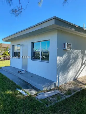 4023 SW 19th Street West Park FL 33023