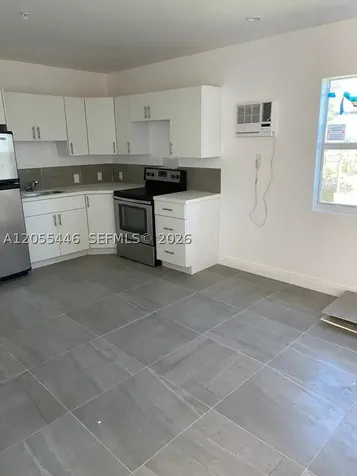 4023 SW 19th Street West Park FL 33023