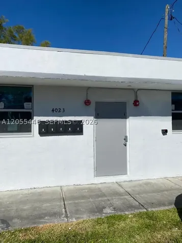 4023 SW 19th Street West Park FL 33023