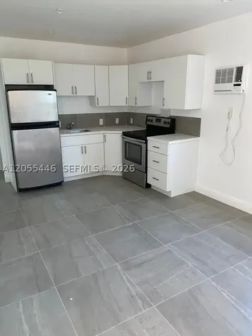 4023 SW 19th Street West Park FL 33023