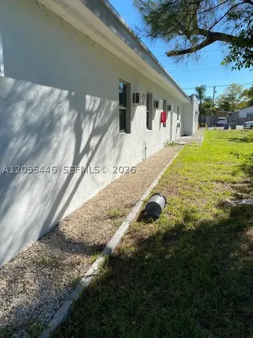 4023 SW 19th Street West Park FL 33023